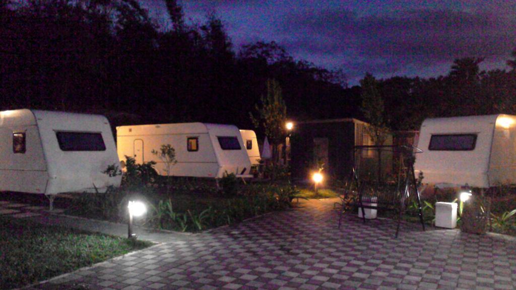 Kenting Houbihu Camping Car B&B Longshui Ngoại thất bức ảnh