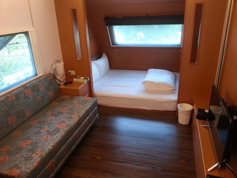 Kenting Houbihu Camping Car B&B Longshui Ngoại thất bức ảnh