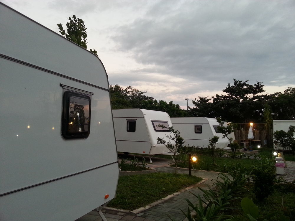Kenting Houbihu Camping Car B&B Longshui Ngoại thất bức ảnh